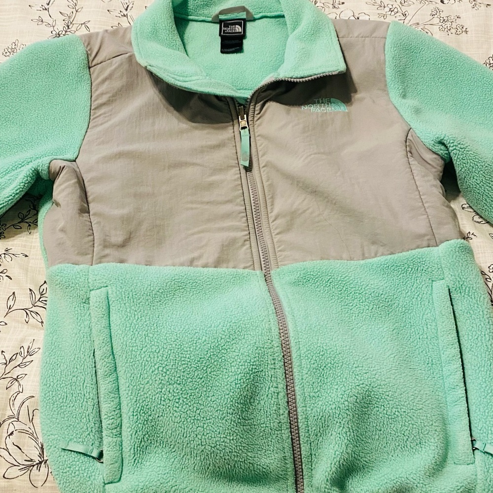 The North Face Denali Fleece .. mint green… kids … lightly used..size 18